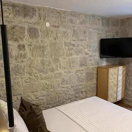 La Taberna Daire Kastela