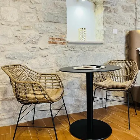 La Taberna Apartment *